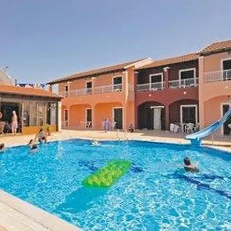 Koursaros מלון סידריון