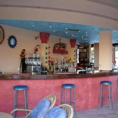 Koursaros Hotell *