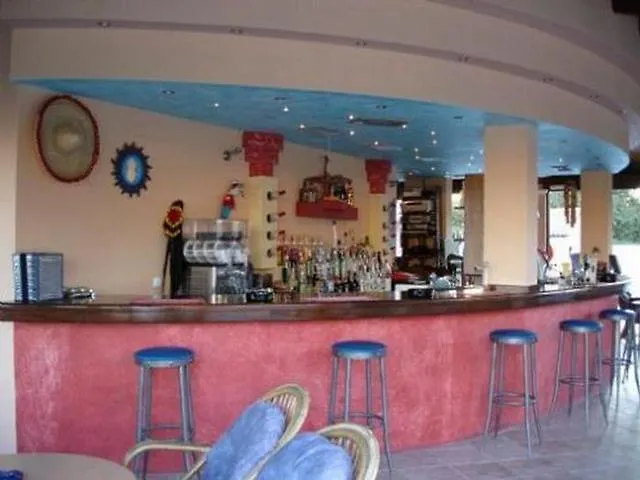 Koursaros Hotel *
